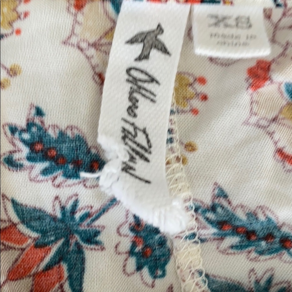 Others Follow Dress - Picture 5 of 5
